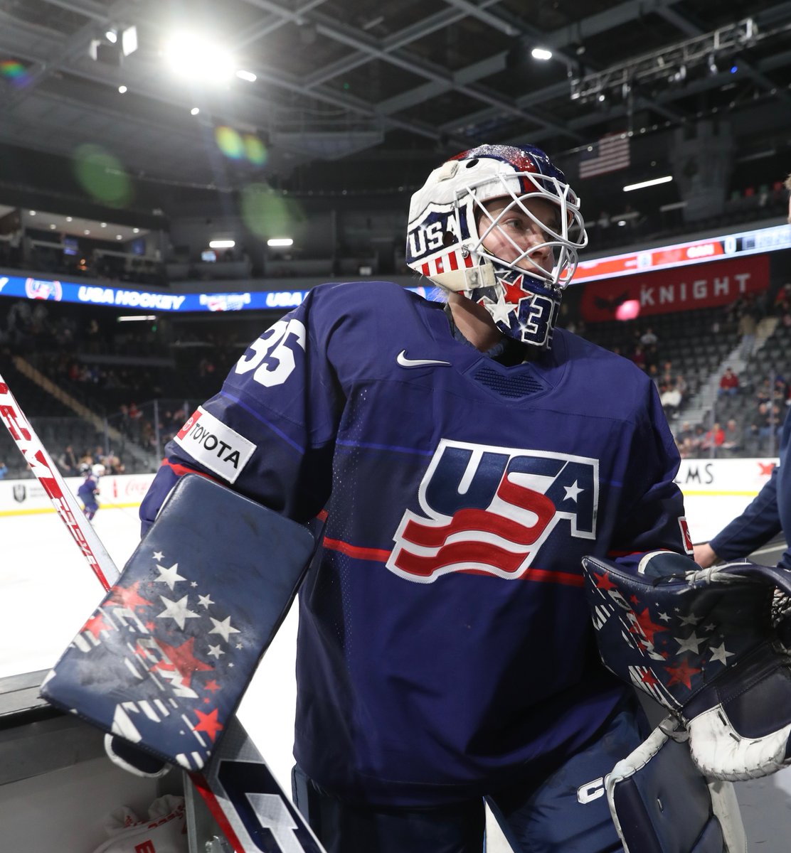 usahockey's tweet photo. And we’re underway here in Vegas!
#RivalrySeries

📺 @NHLNetwork
📖 https://t.co/mOgmbZaaO1
📈 https://t.co/YMDiCAZ464 https://t.co/7OfKm9OAQ7