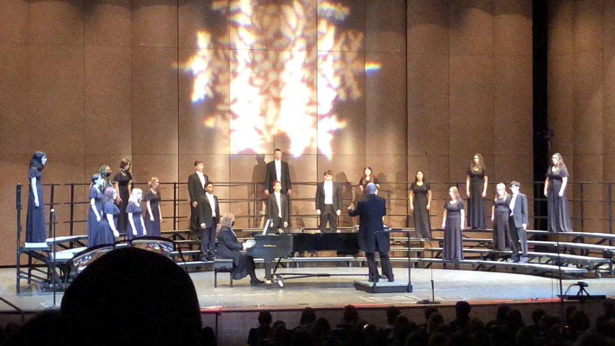 ghazal_charlie's tweet photo. LO Choirs Winter Holiday Concert What A Nice Evening To Be Back Watching And Singing with my amazing Important Choir Family to be with https://t.co/ACuyfcAALt