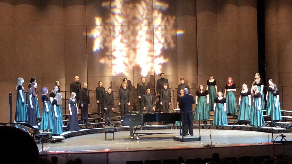 ghazal_charlie's tweet photo. LO Choirs Winter Holiday Concert What A Nice Evening To Be Back Watching And Singing with my amazing Important Choir Family to be with https://t.co/ACuyfcAALt