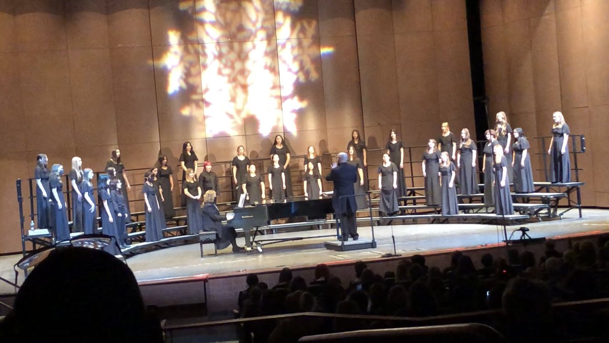 ghazal_charlie's tweet photo. LO Choirs Winter Holiday Concert What A Nice Evening To Be Back Watching And Singing with my amazing Important Choir Family to be with https://t.co/ACuyfcAALt