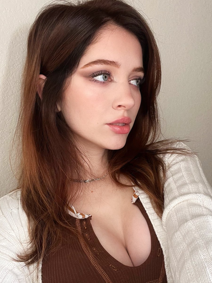 Eva Langwin on Twitter: "You wouldn’t believe what I was thinking about 👀"