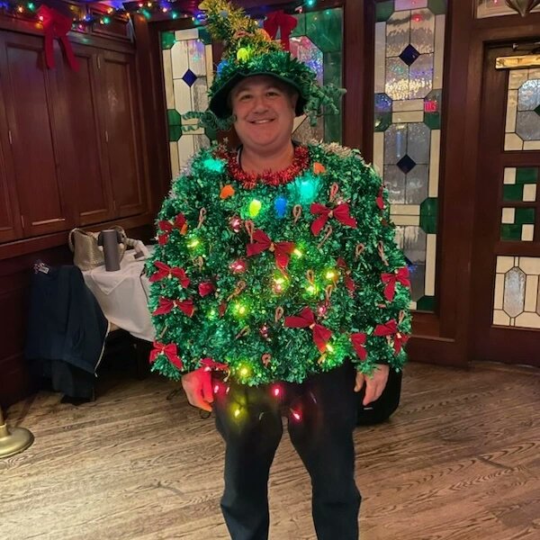 CrusaderParents's tweet photo. @CrusaderParents &amp; @StepinacCMC know how to throw a Very Merry Ugly Sweater Party! Thank you to @jc_fogartys for hosting! ❤️ Congratulations to the grill master himself, Billy Spielman, for the win! 🎄

#stepinachs #Christmas #uglysweater #party #holidayseason #crusaders https://t.co/LEaORl4w2u