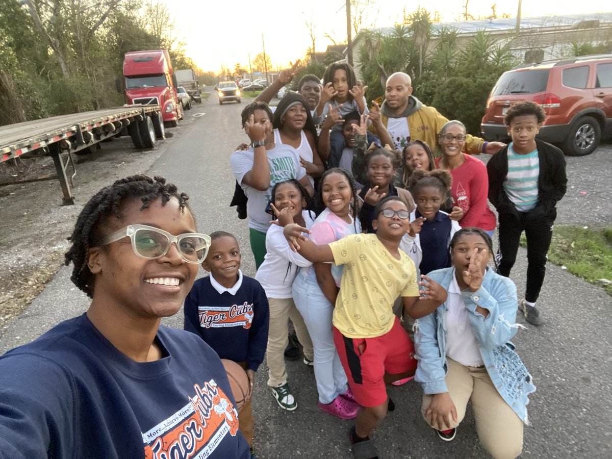 LES_TigerCubs's tweet photo. A call to action was made for our fearless faculty and staff to head to Killona after a full day's work to help with handing out hot dinners, donated supplies, and lots of hugs. 
#itsgrowtime #onebandonesound https://t.co/S93XuVSLfj