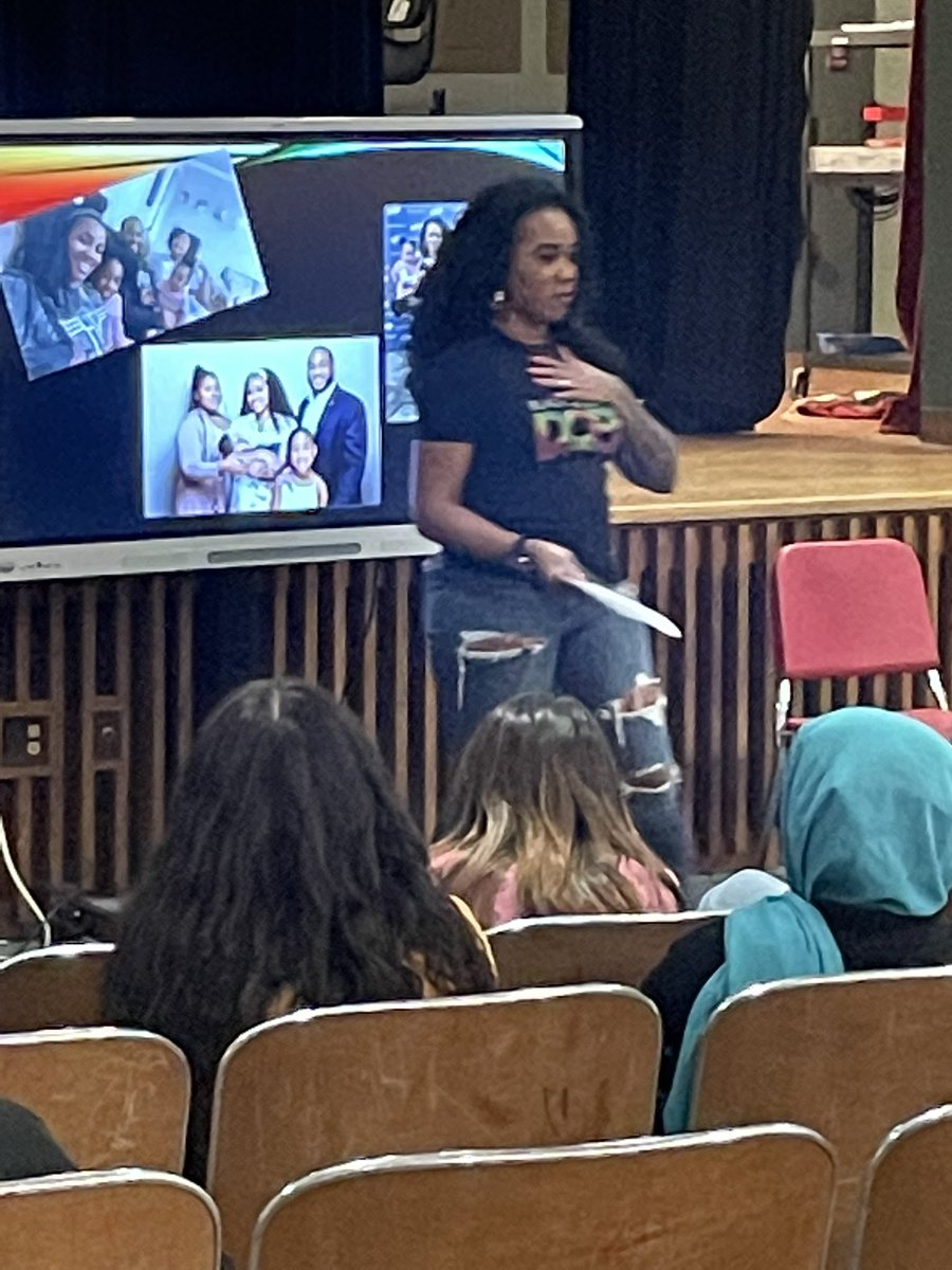 MeyzeekYSC's tweet photo. I Can Be Great Motivational Assembly for the young ladies of Meyzeek https://t.co/ryps4SyKIe
