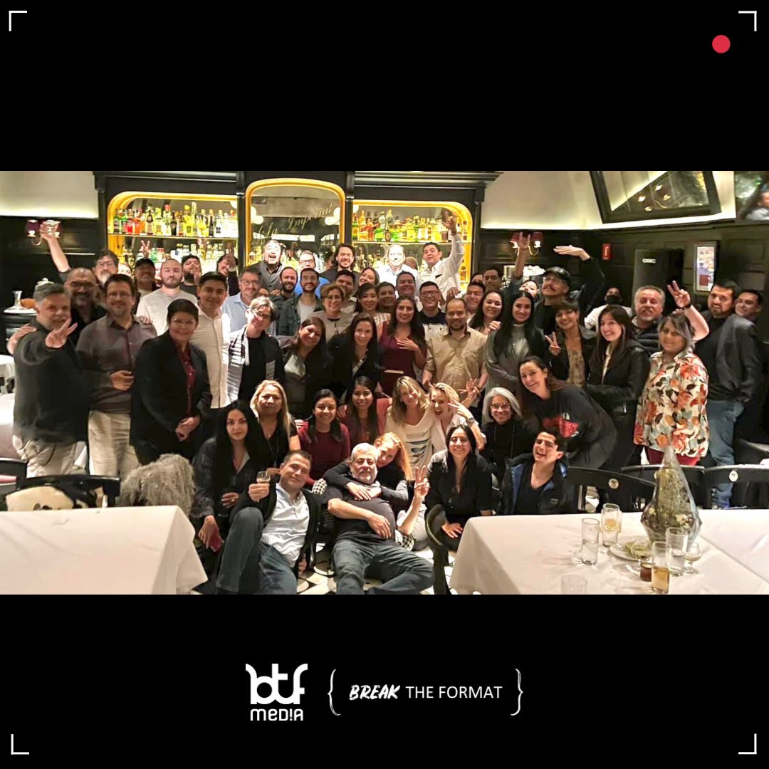 btf_media's tweet photo. Celebrating 2022🥂
+100 Betefeños reunidos para una comida de fin de año, qué manera de celebrar todos los logros alcanzados.
The best is yet to come!!
Vamos por todo en 2023 🎥
#BTFMedia #BreakTheFormat https://t.co/ZGwGHIZdmv