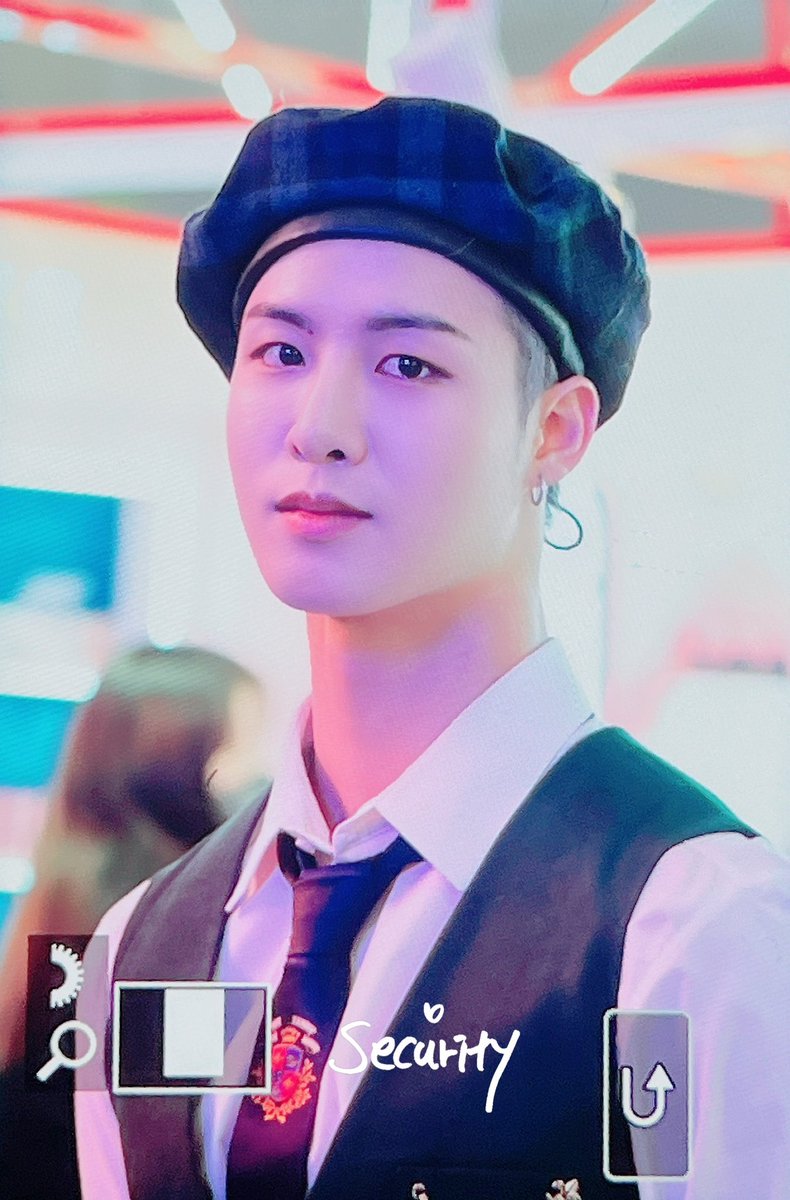 Security0507's tweet photo. 221213

#경호 #장경호 #KYUNGHO 
#티오원 #TO1 https://t.co/iFvDcBDfQq