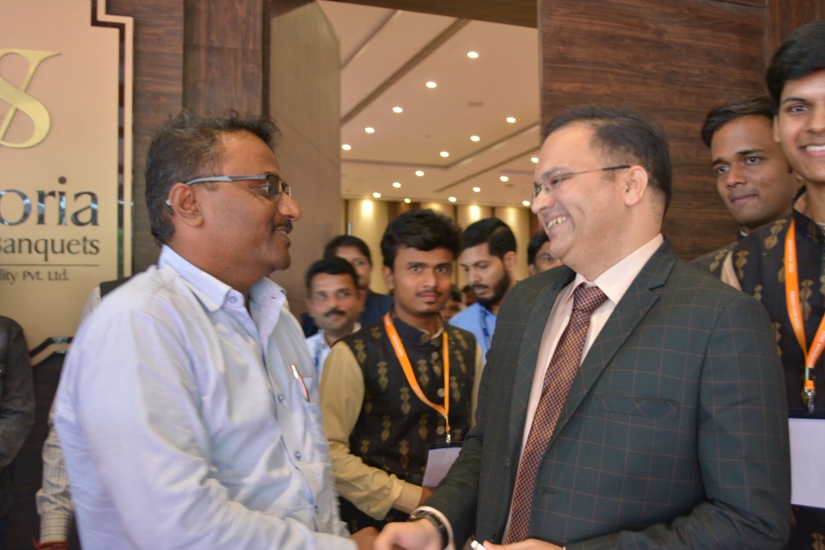 ajitspatil's tweet photo. It was a treat  to listen to you in person. खूप प्रेरणादायी, उदबोधक आणि वास्तवाचे भान करून देणारी मुलाखत..#Kitcoek #अभिज्ञान, #walkwithworldkit , #Kolhapur #wankhedeprafull https://t.co/tHtoSGGlMX