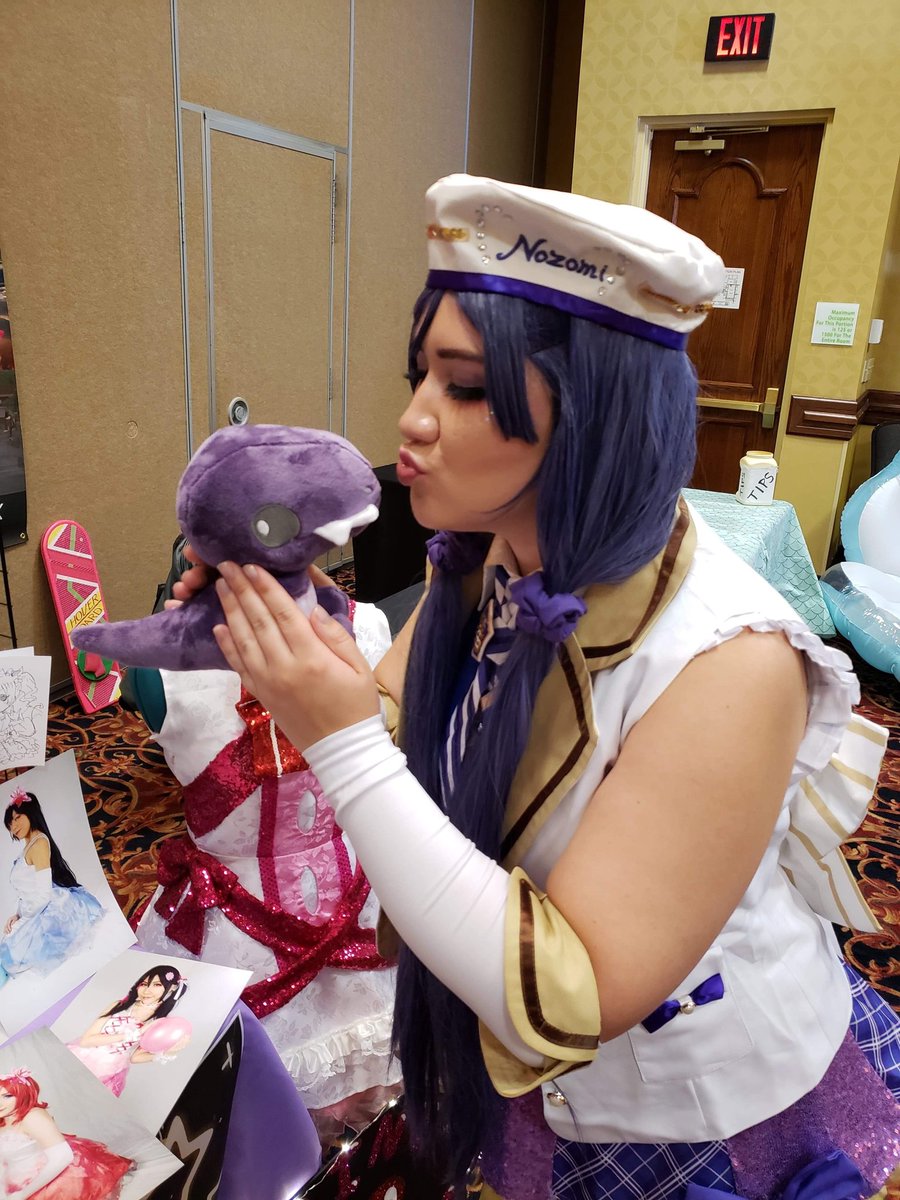 ShinyDreamers's tweet photo. December 15th is Ciara's birthday! You last saw her perform with us as our Maho in D4DJ, but she also took up the mantle of Yohane/Nozomi in 2019- and we're excited to have her onboard for more projects with us in the very near future! Happy Birthday 💜💛💙 https://t.co/H1Zkfc7dQT