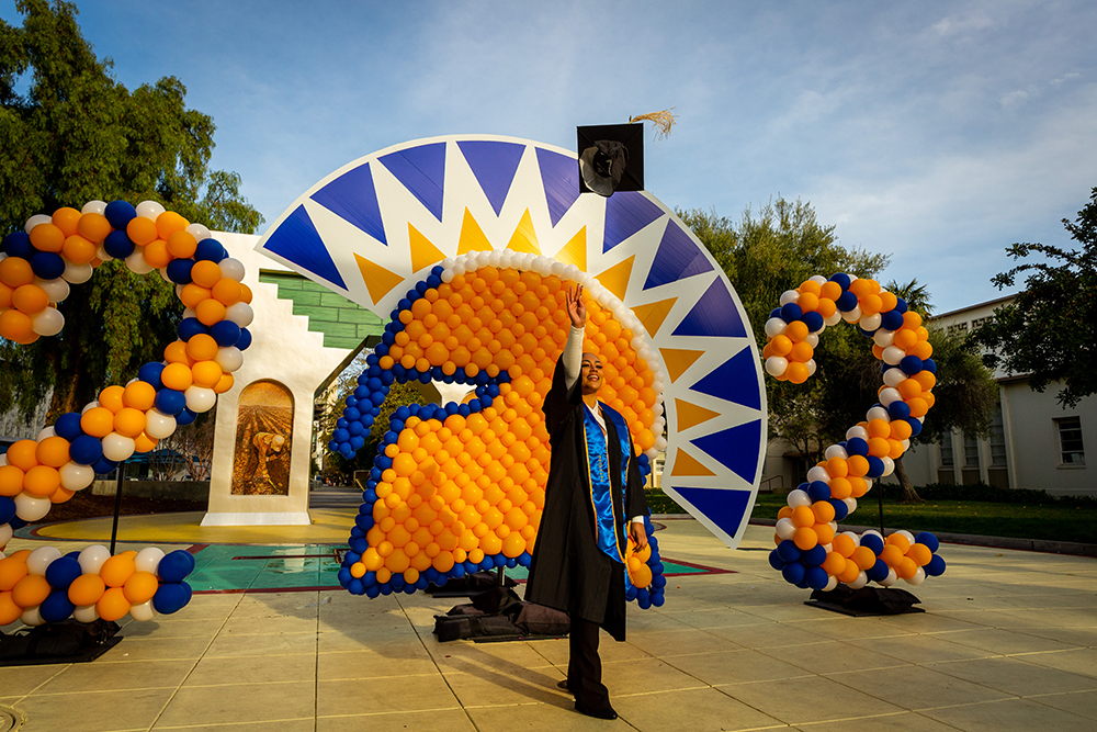 SJSU's tweet image. Happy to celebrate Fall 2022 Commencement with @LucasCollege and Graduate School of Business! 💙💛

You've persevered through so much, excited to see what you do next! 🎓

Graduation... check! ☑️ 

View the full ceremony here: ow.ly/a5aN50M5c6M #sjsubucketlist #SJSU22 #SJSU