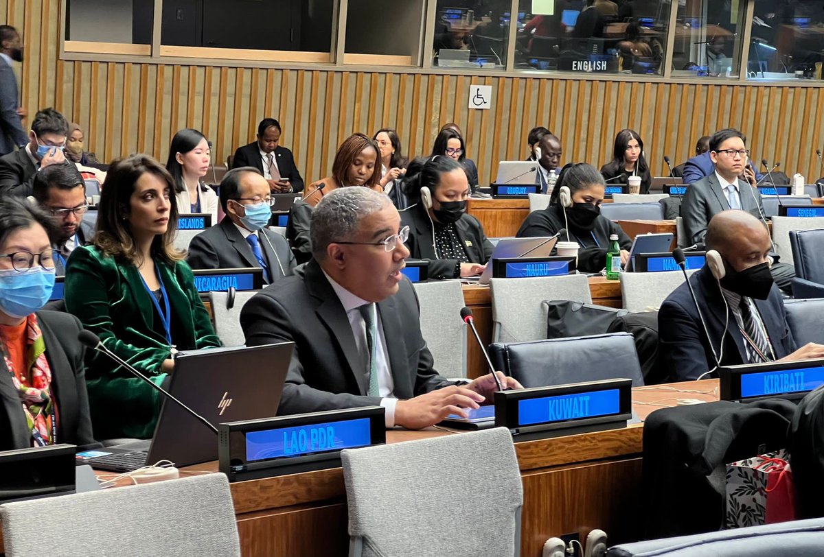 KuwaitMissionUN's tweet photo. مساعد وزير الخارجية لشؤون المنظمات الدولية الوزير المفوض عبدالعزيز الجارالله في المناقشة العامة للاجتماع الوزاري لمجموعة الـ77 والصين:

تؤمن دولة #الكويت بالقدرة التفاوضية المشتركة للمجموعة ضمن الإطار الأوسع للأمم المتحدة تنفيذاً لأهداف #التنمية_المستدامة  الـ17 لعام 2030.

🇰🇼🇺🇳 https://t.co/lQ8CrUIp3J