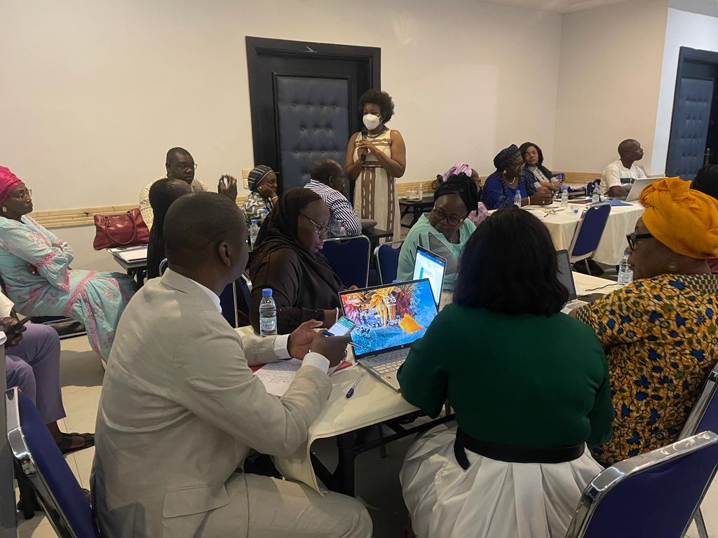 ZenplanetMag's tweet photo. #education 
A Dakar, se tient un atelier de formation Media et Genre, organisé par FAWE ( Forum for African Women Educationalists) à l'endroit des journalistes africains, sur la thématique du Genre, dans le cadre de son projet IFEFA. https://t.co/VRxKZwG2yG