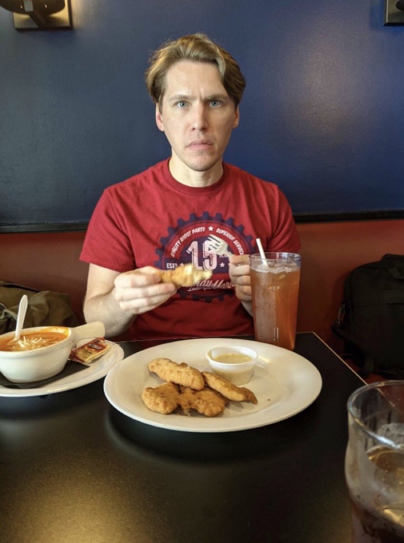 cooItrans's tweet photo. love this genre of jerma pictures https://t.co/PZ1cvvpEXe