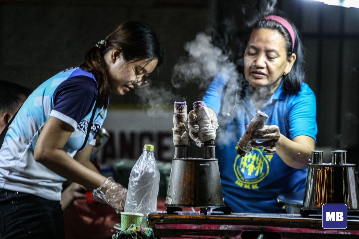 Manila Bulletin News On Twitter A Vendor Prepares Popular Delicacies manila-bulletin-news-on-twitter-a-vendor-prepares-popular-delicacies