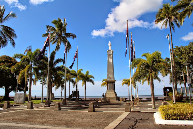 Interested in Math Biology? Make sure to stick around for the day after #ANZIAM2023 (Friday Feb 10th) for the Mathematical Biology Special Interest Group (MBSIG) seminar day! Being held at the Cairns RSL - view from the venue below :) organized by <a href="/adrianne_jenner/">Adrianne Jenner</a> <a href="/RyanMurphy42/">Ryan Murphy</a>