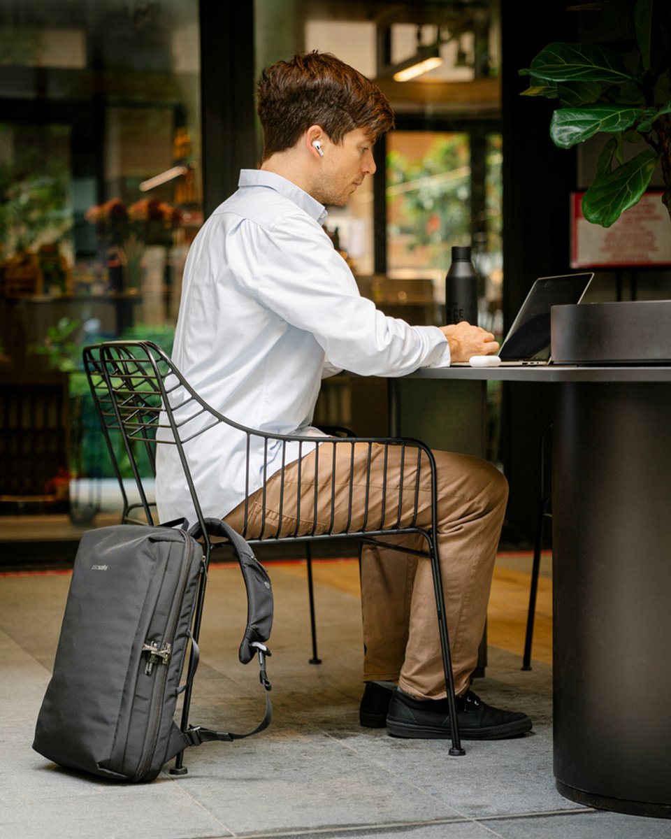 Pacsafe's tweet photo. Protect your bag with the PopNLock security clip! 

This fast-action detachable buckle allows you to secure your bag to a fixed object easily and efficiently.

#borntotravel #MetrosafeX #CommuterBackpack
#protectwhatsvaluable  #antitheft #antitheftbag #security  #urbanstyles https://t.co/ffm2ug8moa