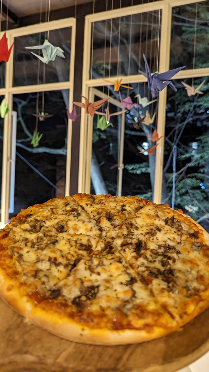 nowboardingcafe's tweet photo. 4 reason why you should visit us, apart from the fact that we have great games, incredible hosts, &amp; a chill vibe. So, in the immortal words of Ellie Goulding - what are you waiting for?

[🧿 Our chef asked us to put this for extra protection from evil eye]

#foodporn #foodgasm https://t.co/BV8qZYXkcD