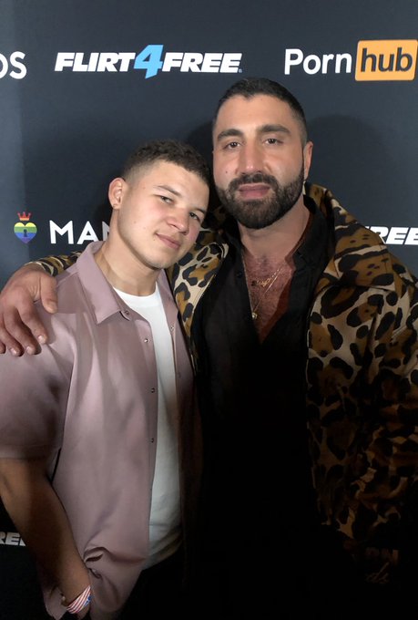 throwback to the night I met @thesharok 🔥 https://t.co/smpOHlTH9v<a class="tags" href="/tag/thesharok">@thesharok</a>