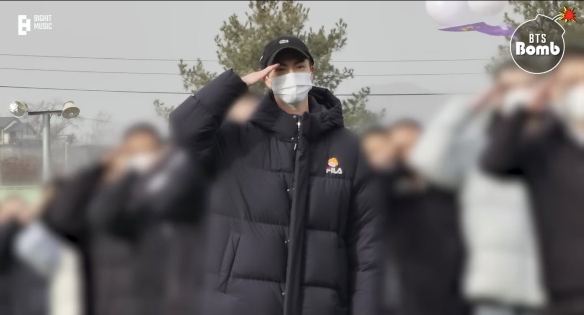 auraborahae's tweet photo. broken doesn't even describe my personal state at this point 😢 https://t.co/wVYYglyee3