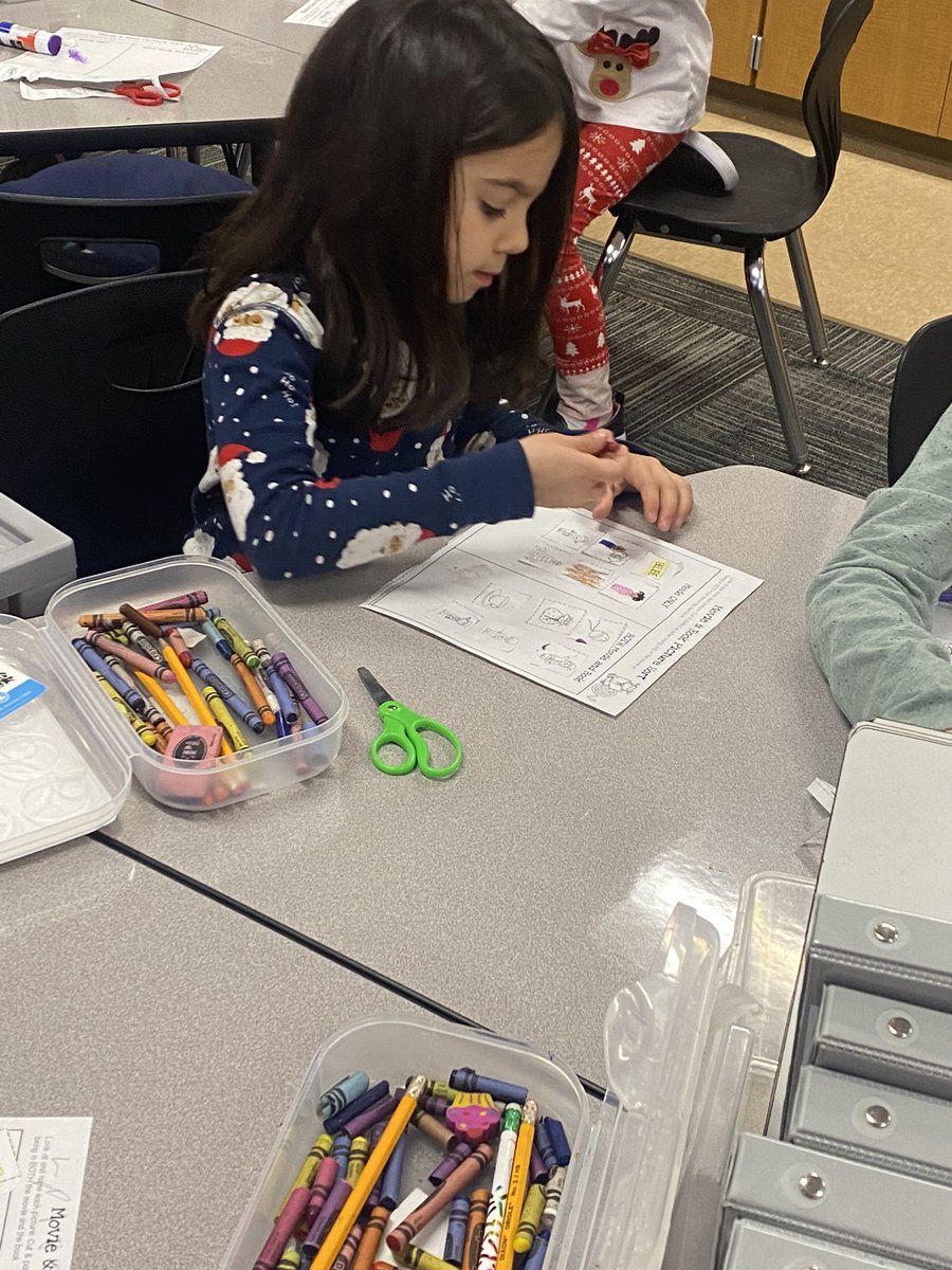 molly_hornsby's tweet image. Thank you @MGriffin529 for reading The Polar Express book to my class! It was exciting to hear their thoughts as they compared the book and the movie! After you left they continued their thinking by sorting pictures to compare them! #makinglearningmagical @BeckElem @beck_kinder