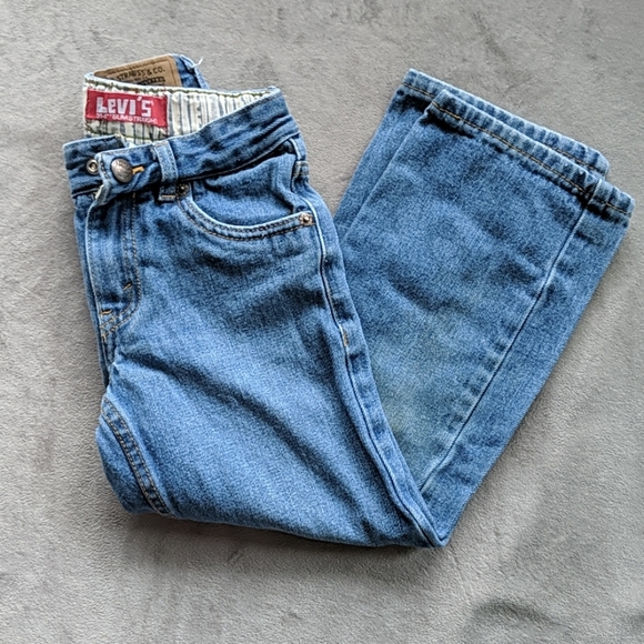 andreacheeky's tweet photo. So good I had to share! Check out all the items I'm loving on @Poshmarkapp #poshmark #fashion #style #shopmycloset #freya #levis #topshop: https://t.co/LHiGEj2ZlZ https://t.co/maVgp1YQaR