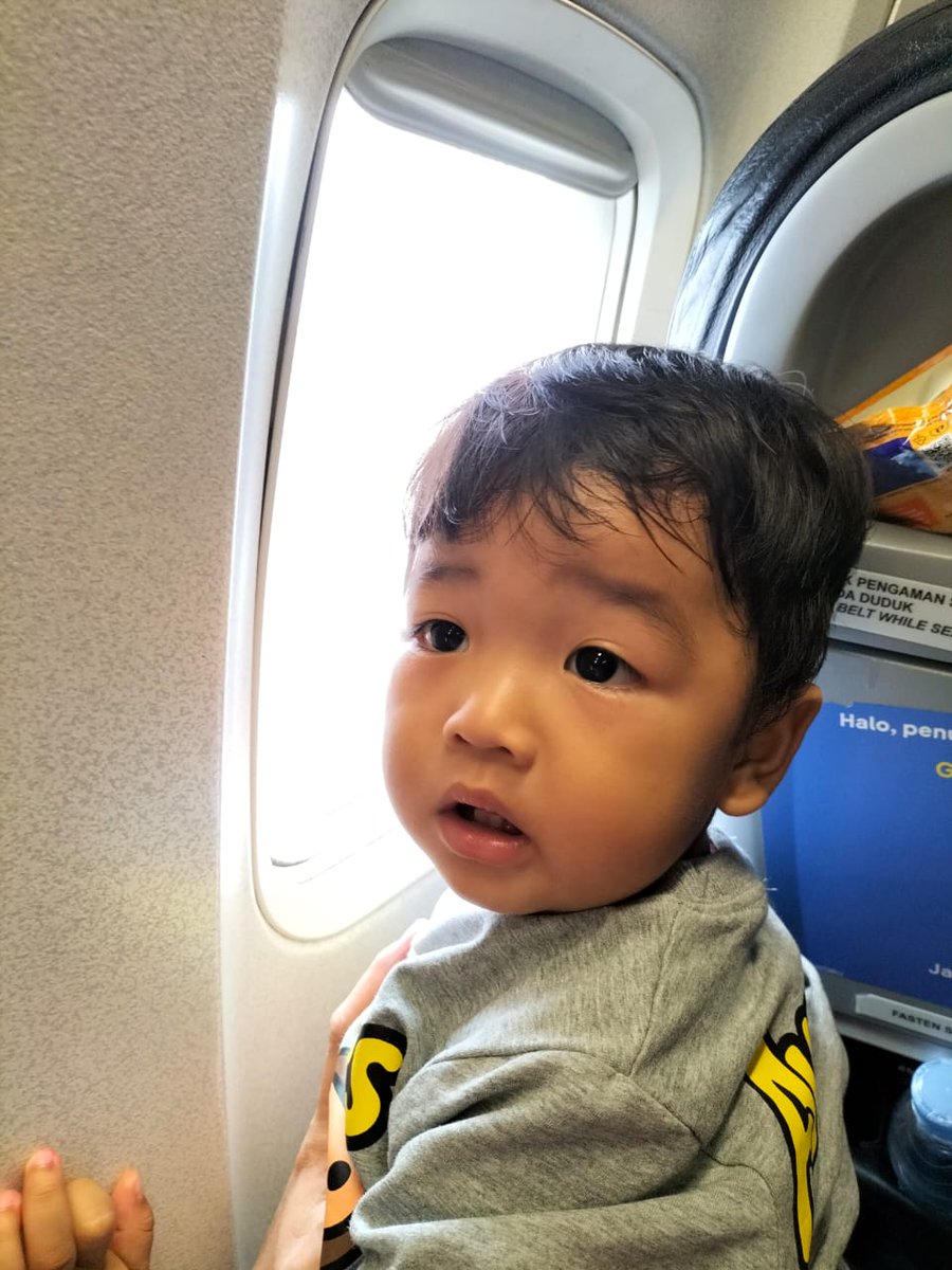 Safeflight my baby boi. Long flight kedua oi tahun ini dari lampung manokwari, Manokwari lampung. Gak sabaaaaaaaar ketemu. Why kudu mampir di jkt duluuu , jadi nti noni duluan yg temu <a href="/YohanaNoni/">Yohana Noni Naibaho</a> 🥺🥰