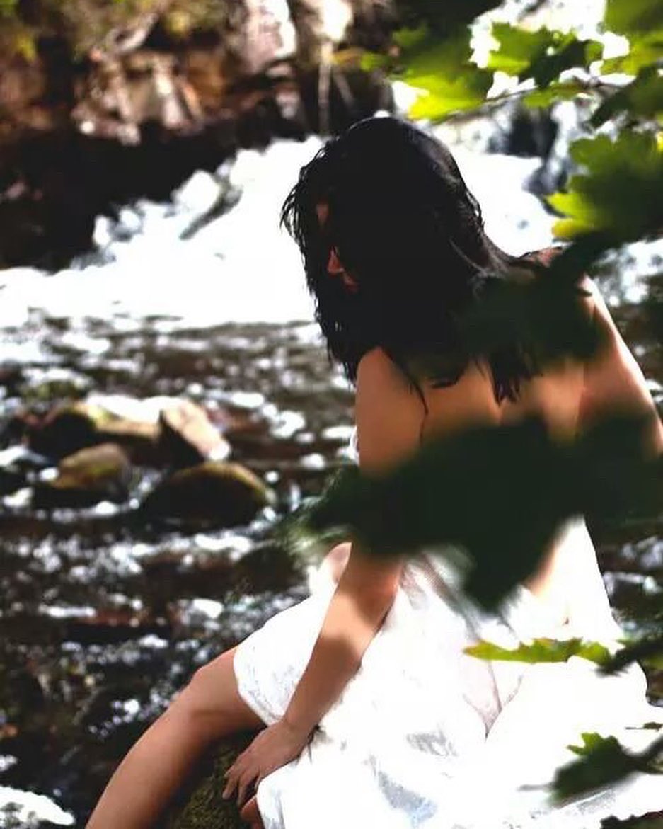 AemiliaStardust's tweet photo. ”Mysterious Fairy of the water domain ” Where the water flows 🧚🏻💧💦🌊
~~~~

#fairy #wherethewaterflows #mysterious #artist #cosplayer #artgallery #artform #cosplay #water #waterdomain #creative #creator #passion #cosplayart #cosplaypassion https://t.co/w52kIKmwje