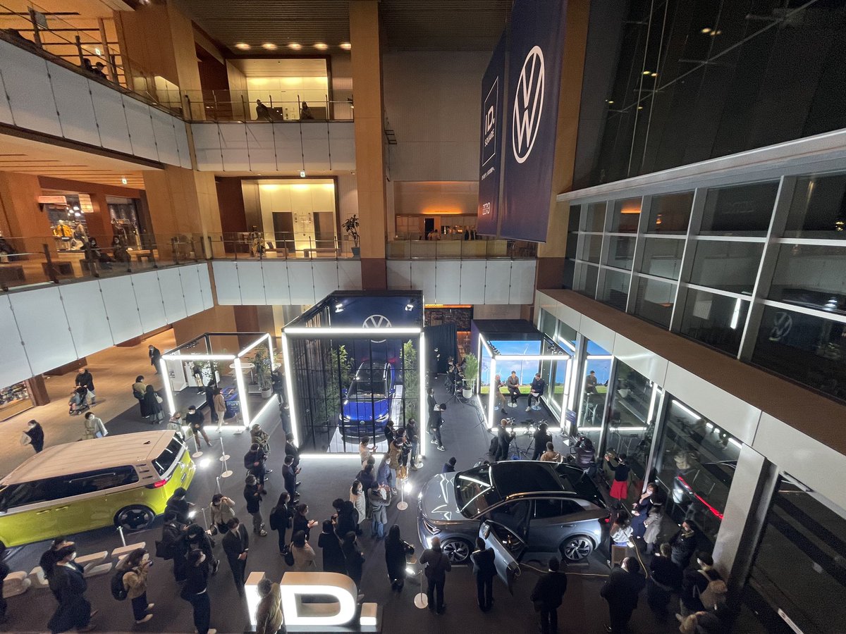 V7Jqq's tweet image. 私がアンバサダーを務めるフォルクスワーゲンが東京ミッドタウンでイベントを開催しています。環境のことや電気自動車のことが楽しく学べます。是非行ってみてください。

日時／12月12日〜12月25日
場所／TOKYO MIDTOWN ATRIUM「ID.SQUARE」内

#ID4
#IDSQUARE
#waytozero
#VW
#フォルクスワーゲン