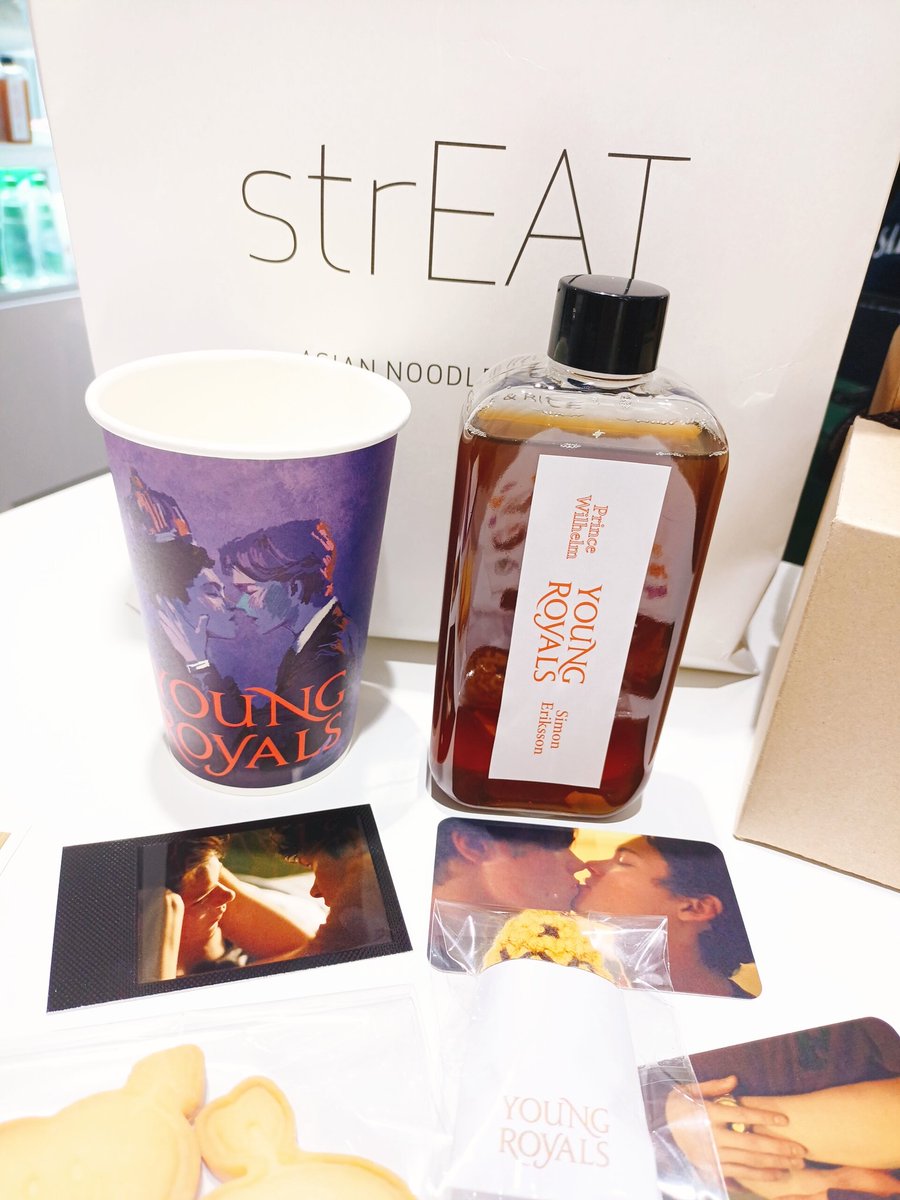 <a href="/youngroyalscafe/">영로열스 이벤트 카페</a>
카페 너무너무 예쁘고 세심하고 정말 최고였습니다!!! 특전도 다 너무 아름다웠어요ㅠㅠ 이렇게 멋진 이벤트 열어주셔서 정말 감사합니다💜💜💜