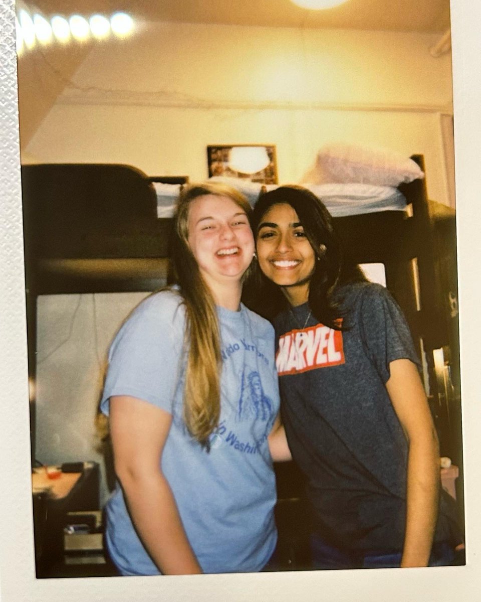 krupapatel9876's tweet image. Slay together, stay together 🙃☘️

#lovetheenotredame #firstsemesterdone