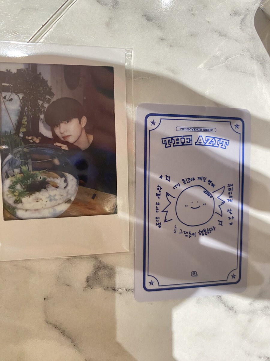 dPflsdlWkd430's tweet photo. 더 아지트 더보이즈 팝업스토어 키오스크, 럭키드로우 김영훈 교환 구해요!!!

저: 큐 지창민
님: 영훈💕

지금 더현대에 있어요!!! 직거래 가능, 택배거래도 가능해요!! https://t.co/VxlRqThhob