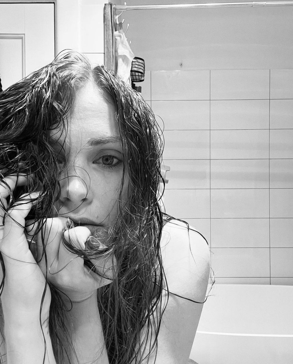 PHOTO | “Serving post workout “drowned rat” vibes” (via IG elizajaneface) #ElizaTaylor