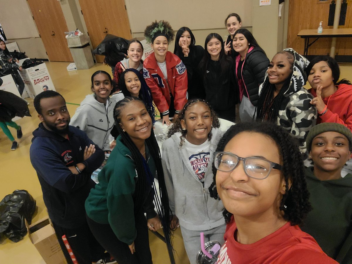π Dulles Girls Basketball π (@dullesgbb) on Twitter photo Grateful for a great group of LVB athletes taking a break from final exams and basketball. We are glad to be able to help pack bags and give back to our community.
#ToysForTots #LVB #CHAMPION Grateful for a great group of LVB athletes taking a break from final exams and basketball. We are glad to be able to help pack bags and give back to our community.
#ToysForTots #LVB #CHAMPION