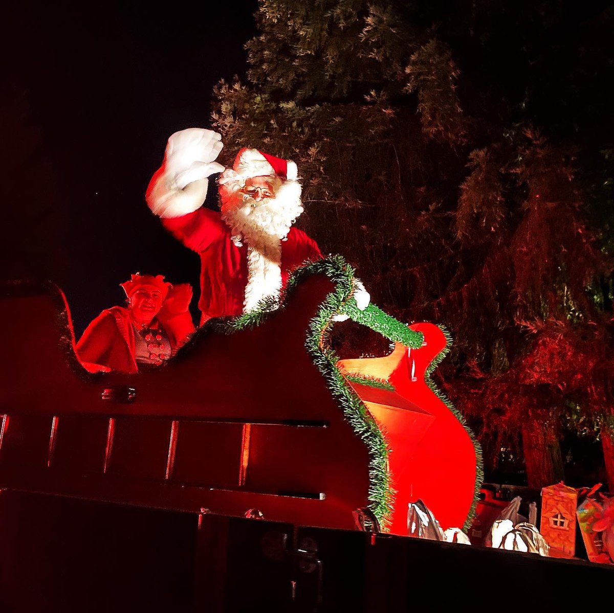 Dr. Stephanie Steele (@drstephsteele) on Twitter photo Making Christmas so very special! Thank you for all you do for this community, <a href="/SouthPlacerFD/">South Placer Fire</a>! Making Christmas so very special! Thank you for all you do for this community, <a href="/SouthPlacerFD/">South Placer Fire</a>!