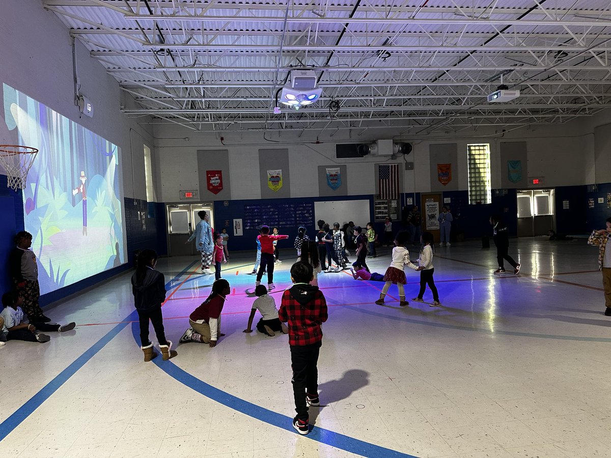 Educator817's tweet photo. It was a great day for a @whyliveschool Glow Party @TomJoyElem! 
#TomJoyTigers🐯#BuildingExcellence💫 #RewardingStudents #GoodChoices #LeadwithUs
 @MNPS_Magnet @Dr_WJP @i3STEMLEAD @MNPS_SOI @J_Uppinghouse https://t.co/eTI0KGvgpB