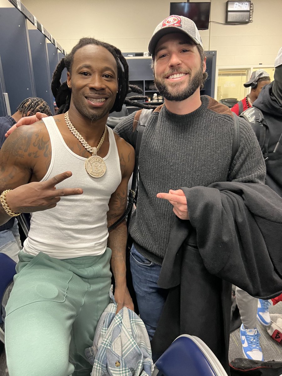 Neilsschwartz's tweet photo. ⁦@JjenkzLockdown⁩ ⁦@DeuceSchwartz⁩ … #49ers .. 
Congratulations !!!! https://t.co/Lf0dwqzvG0