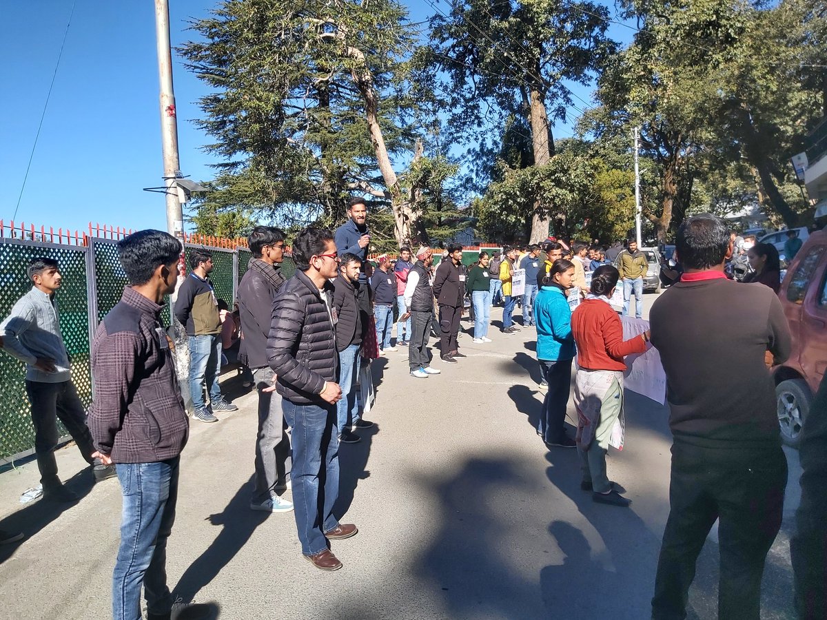 sfihpu's tweet photo. SFI opposes BJP government's campaign to commercialize, privatize education through #NEP by closing #MANF and take away education from minority students.
#Ministry_minority 
#sfihpu https://t.co/57mHTMuQtl