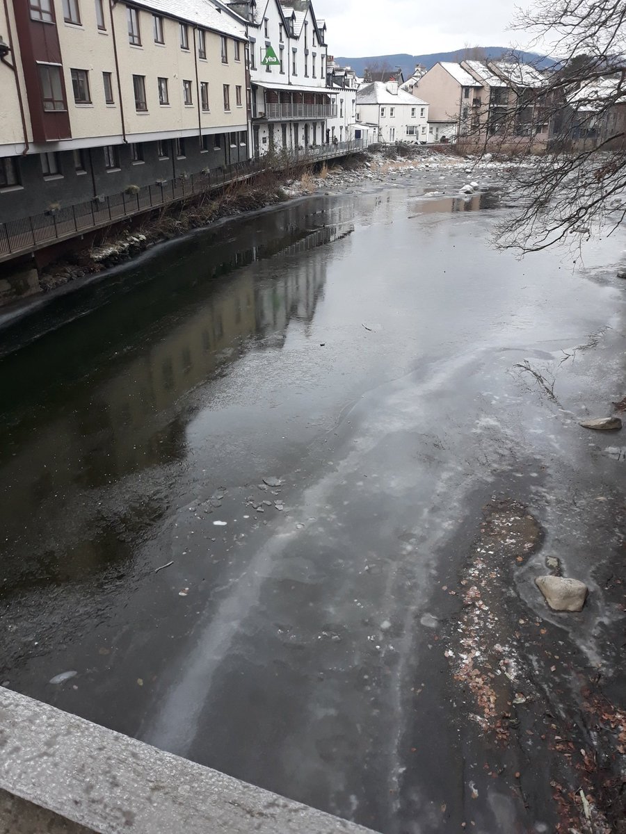 River Greta icy ! @ShowcaseCumbria @VisitKeswick @YHAKeswick @StanLeigh18