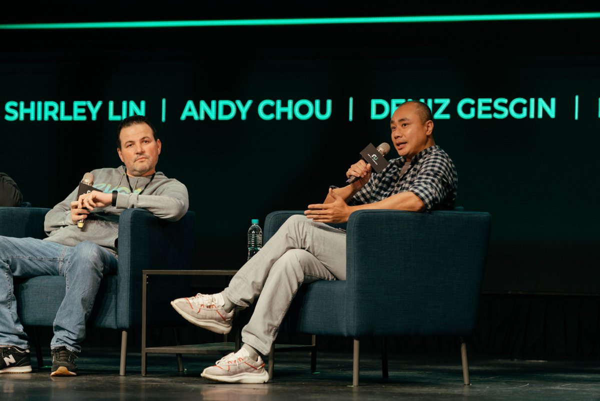 PANGUKENAL's tweet photo. Our Founder, Kenny Ng, spoke at the panel discussion titled “Will Crypto Games Propel Wider Adoption of Web3 - From Past into the Future. It's all about Opportunities, Education and Creator Empowerment.

#NFT #Metaverse #Web3 #MetaverseAgency #paneldiscussion #Taiwan #NFTTaipei https://t.co/68bZvGjyQg