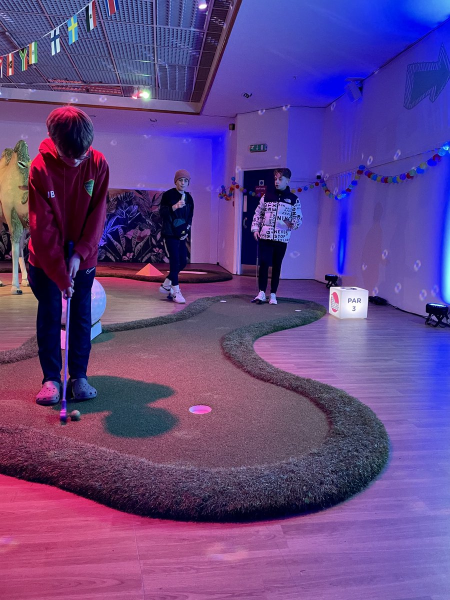 PARENTS!  😅🙏

Are you stuck trying to find fun activities for the kids to do in the run up to Christmas? Head down to County Mall and get all your Christmas shopping done whilst the kids play! Turn up or book a slot on our website today. 

#crazygolf #countymall #christmas
