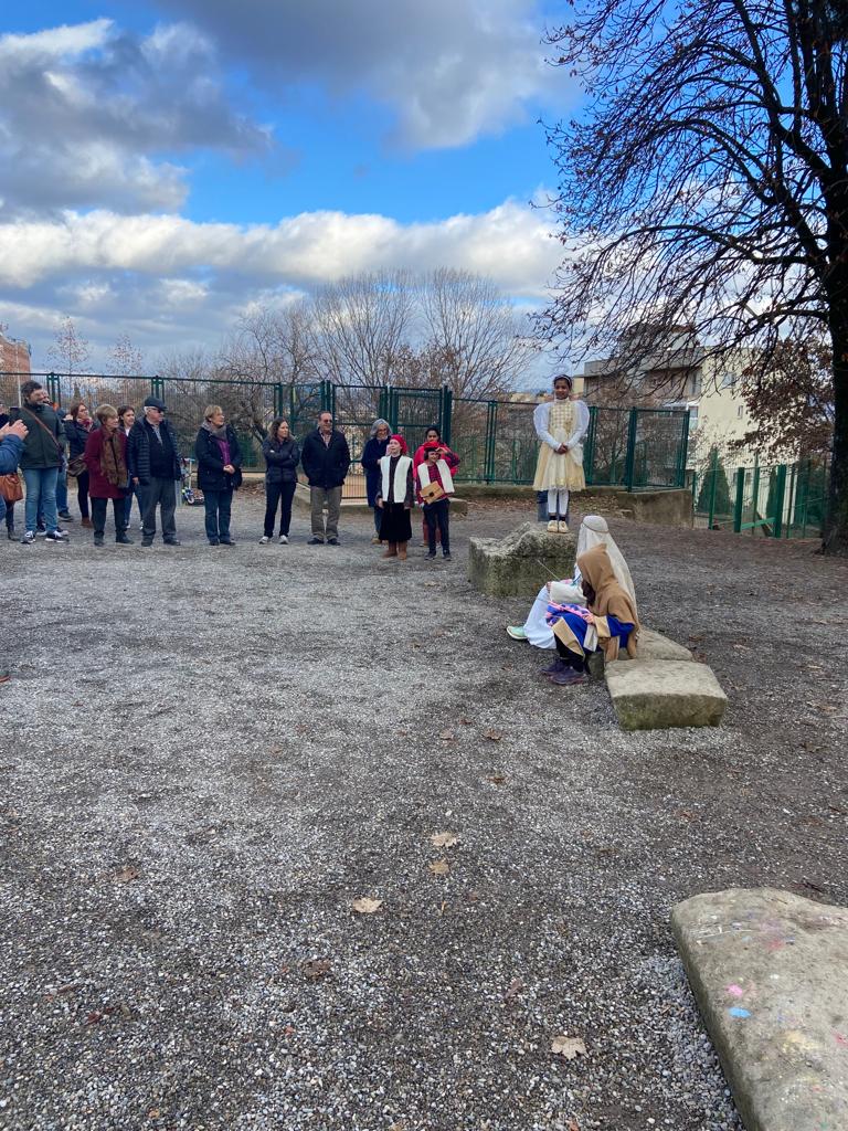 elpetitmiquel's tweet photo. S'acosta el Nadal i els pessebres en són un clàssic. A l'escola, l'alumnat de 5è sempre realitzen el pessebre vivent. Al matí per a tots els cursos de l'escola, i a la tarda per a les famílies. 🌟❄️💕 #elpet itmiquel #lamevaescola #infantil #primaria  #nadalelpetitmiquel https://t.co/D6YvE2NtWv