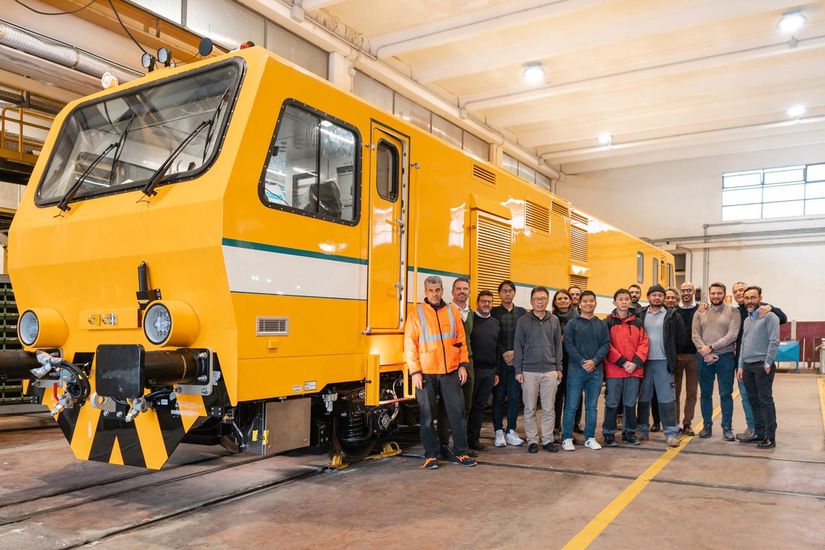 MERMECGroup's tweet photo. L’alta tecnologia made in Italy in Asia con MERMEC.

Presso l'Ambasciata italiana a #Singapore, #MERMEC ha siglato contratti per la diagnostica della metropolitana di Singapore confermando la sua continua crescita in #Asia. https://t.co/k52nic0EKn