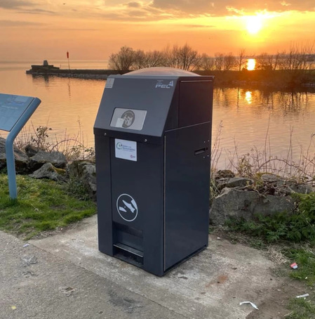 ExternalWorks's tweet photo. BriteBin #solar powered #compacting street litter #bin from @WorldofESF has SMART IoT technology to maximise logistical collection efficiency https://t.co/vysHyO3Ef4 https://t.co/6xQqpIUK61