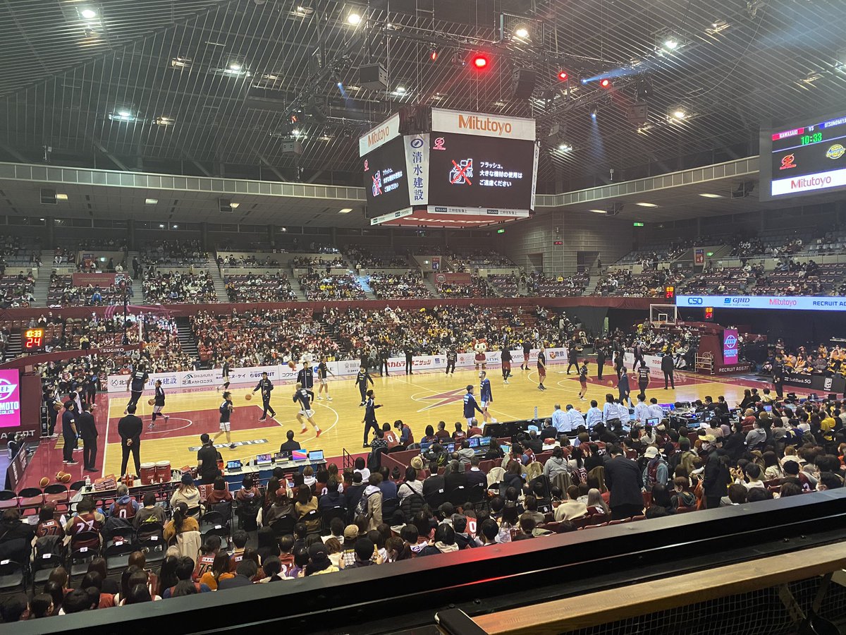 kanismile's tweet photo. #川崎ブレイブサンダース
vs
#宇都宮ブレックス

#とどろきアリーナ 
#bleague
#蟹村高校バスケ部
#basketball 
#旅しながら仕事 https://t.co/7U9R2fv3PX
