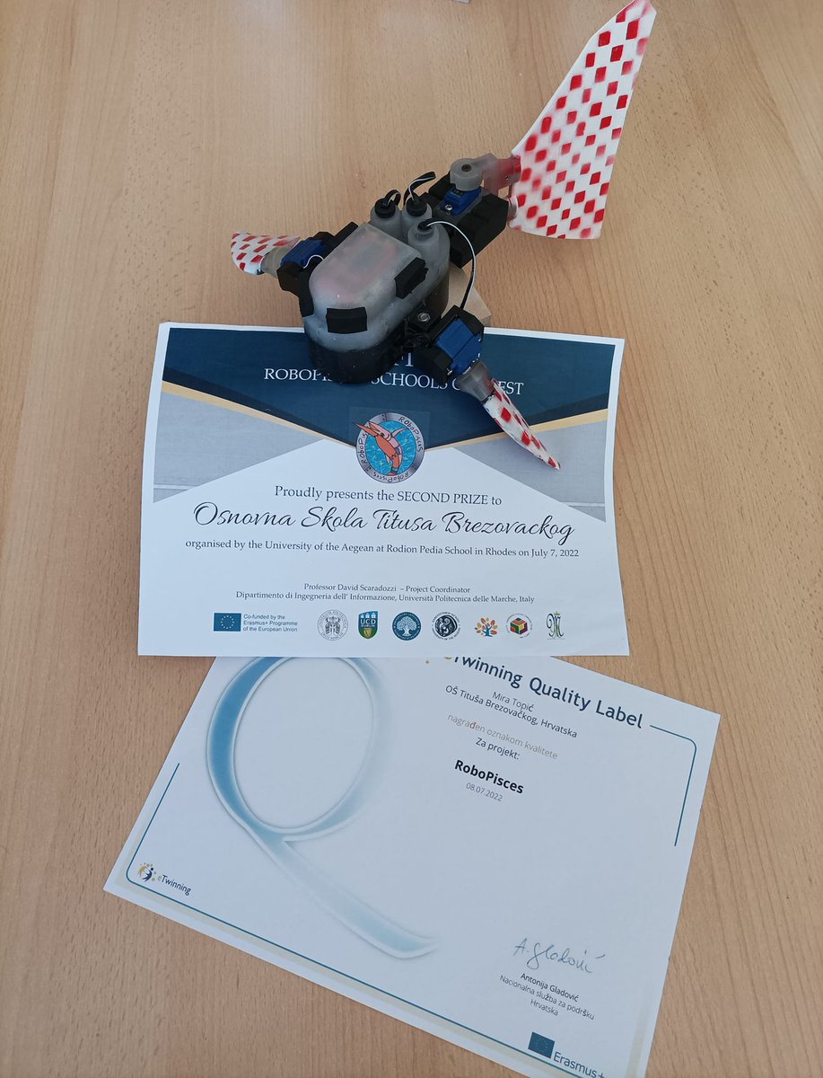 OŠ Tituša Brezovačkog proudly presents two of its awards: 
🥈2nd place in the competition of participating schools in the RoboPisces project held in Rhodes,
🏆 eTwinning Quality label for implemented project activities.
Well done team Brezovačkog!👏

#ErasmusPlus <a href="/eTwinningEurope/">eTwinningEurope</a>