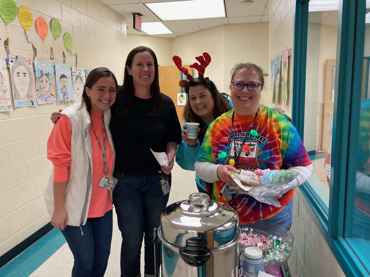 Gsuperlearners's tweet photo. Thank you for the sweet treats and hot beverages Ms. Andujar and Mrs. Larsen! It was a nice surprise on a rainy December day. @PoplarTreeES @MsTurnerPTES @MsPerlish @KeleherAART https://t.co/NbKbHJ5Avg