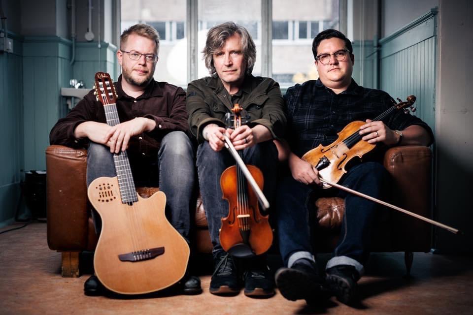 Some great music in the bar tonight starting with Live at Five with <a href="/BlazinBruce/">Bruce MacGregor</a> and @abmassie then Mr Gerry Coogan and then…Oates Bewes and Thorpe! A mighty Friday #morethanabar