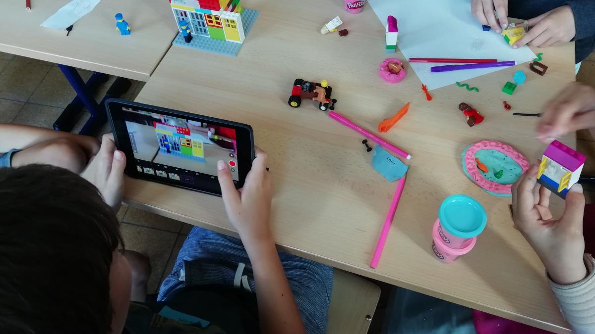 bibmaaseik's tweet photo. Afgelopen woensdag hielden we een workshop Stop Motion in samenwerking met Mediaraven. De leuke resultaten kan je hier terugvinden: https://t.co/nCZWCojyaq https://t.co/lVXMtTNVMR