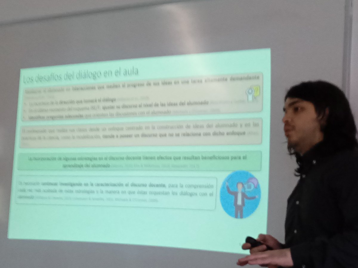 Avui <a href="/CamiloSVS/">Camilo Vergara</a> presenta la seva tesis doctoral! Analitza les pràctiques de modelització a les classes del <a href="/revir_uab/">Revir UAB</a> i com les estratègies discursives del professorat (les preguntes q fa, el feedback que dóna...) ajuden a fer progressar les idees científiques de l'alumnat (1/2)