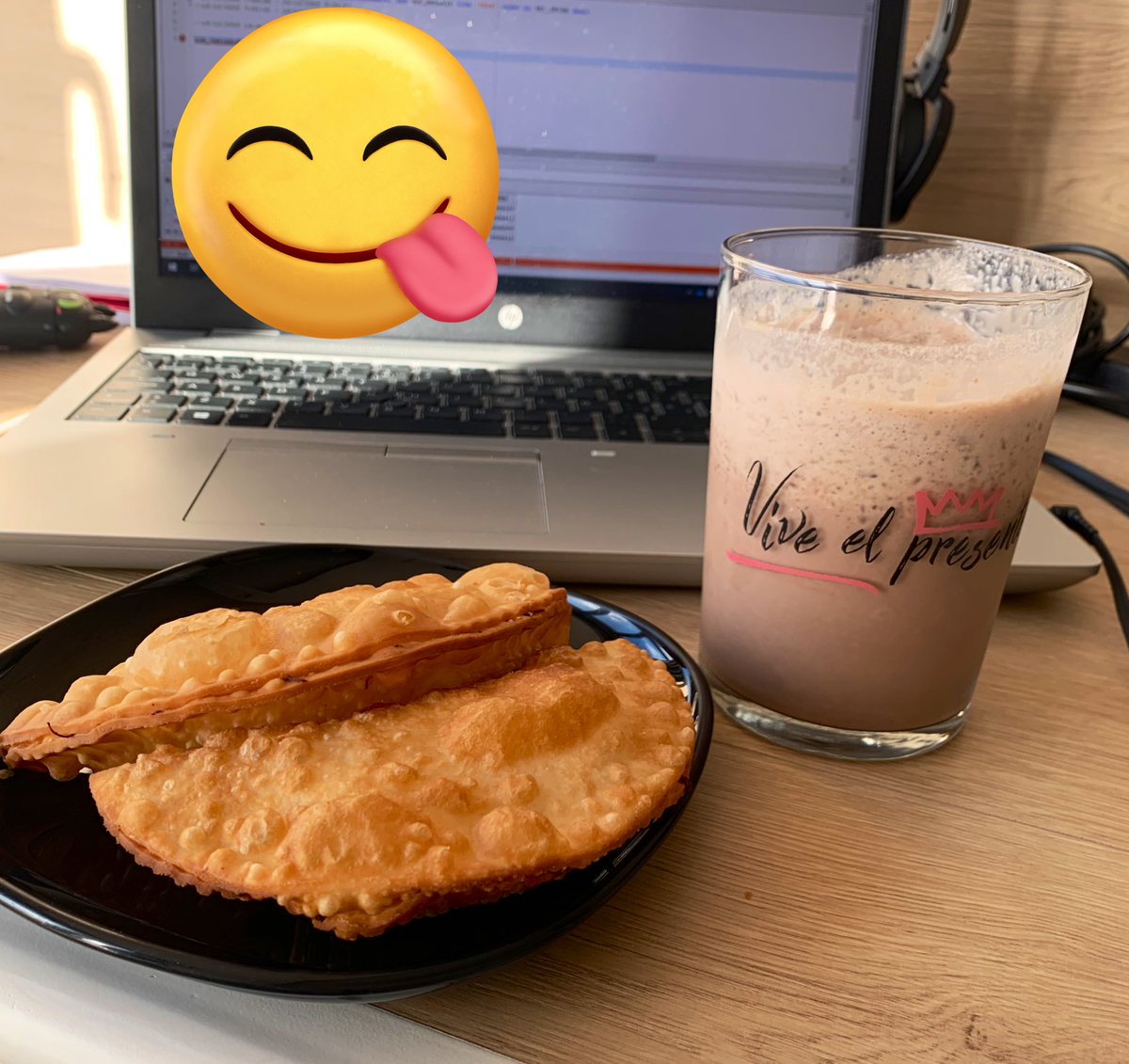 KeylaCarrero's tweet photo. Existen dos clases de personas… Los que dicen: “Vas al gimnasio y te vas a comer eso??” Y los que decimos: “Voy al gimnasio para poder comerme esto… Me lo merezco” 🤣🤣 #BuenProvecho 😃 https://t.co/bkrVfTyKBH