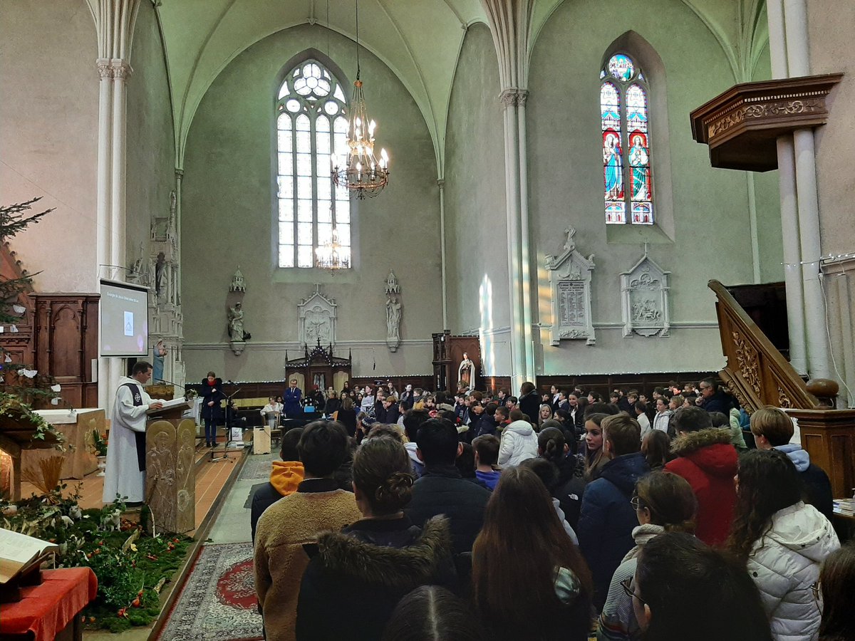 College Sainte Croix tweet media